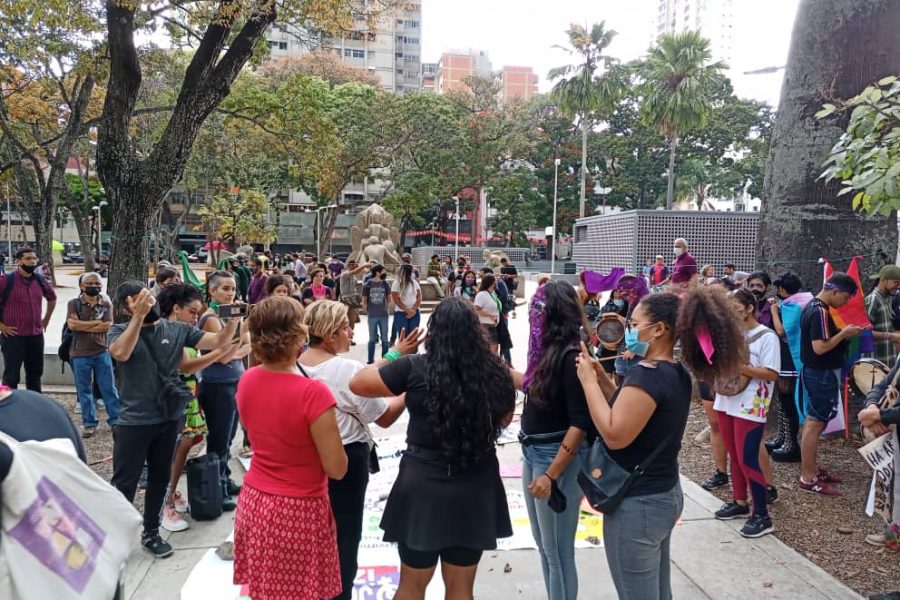 Se realizó asamblea de mujeres luchadoras en la plaza de Parque Carabobo